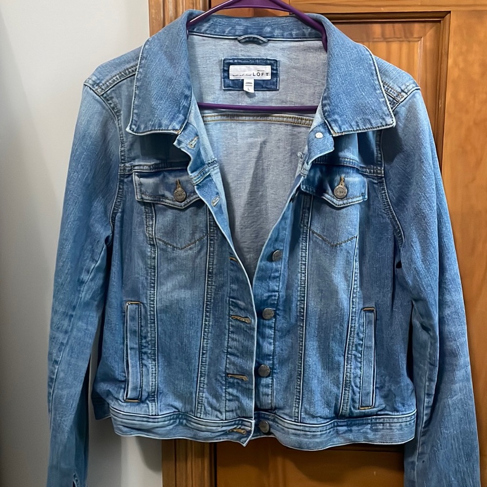 Jean jacket from Loft, very good condition, thick